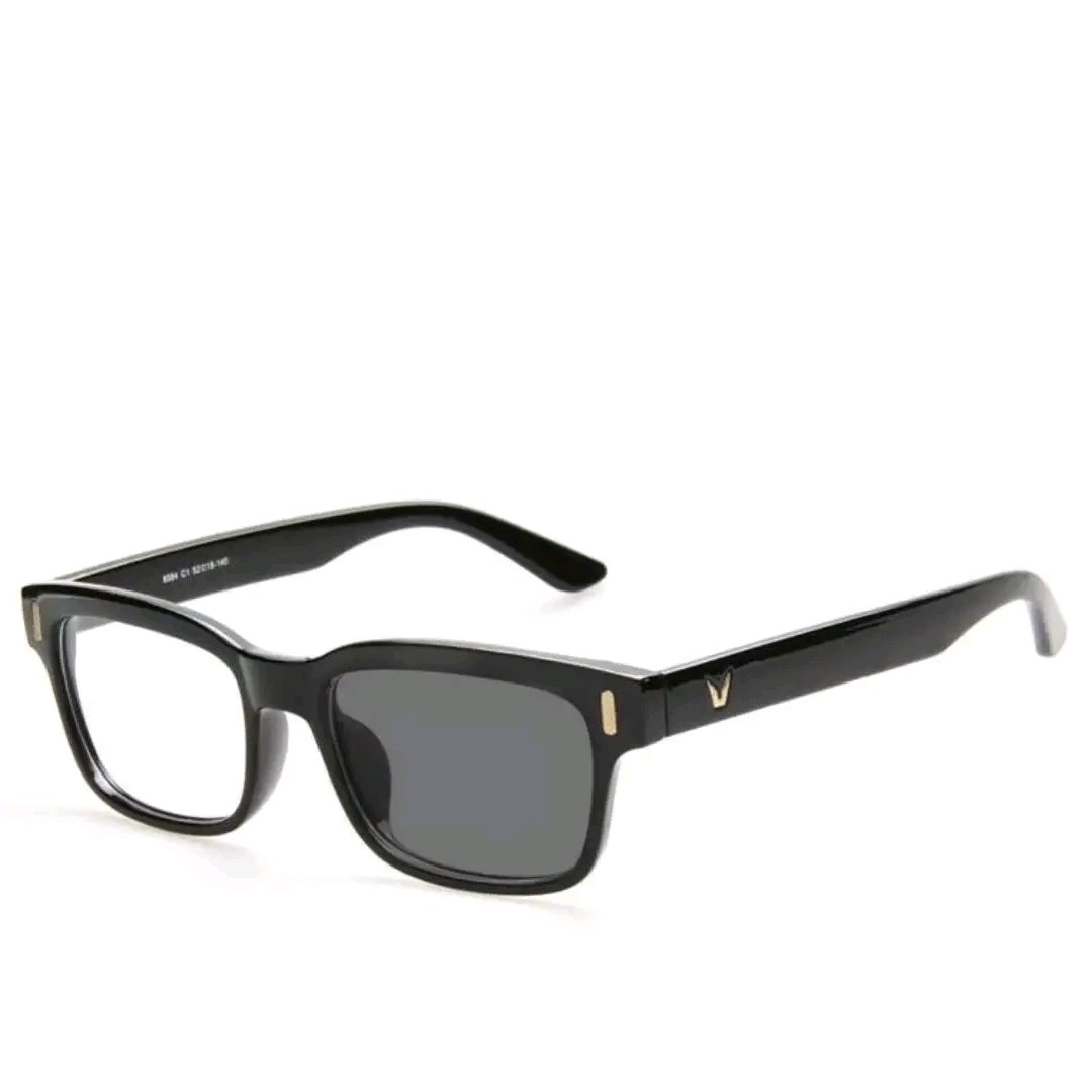 Photochromic glasses