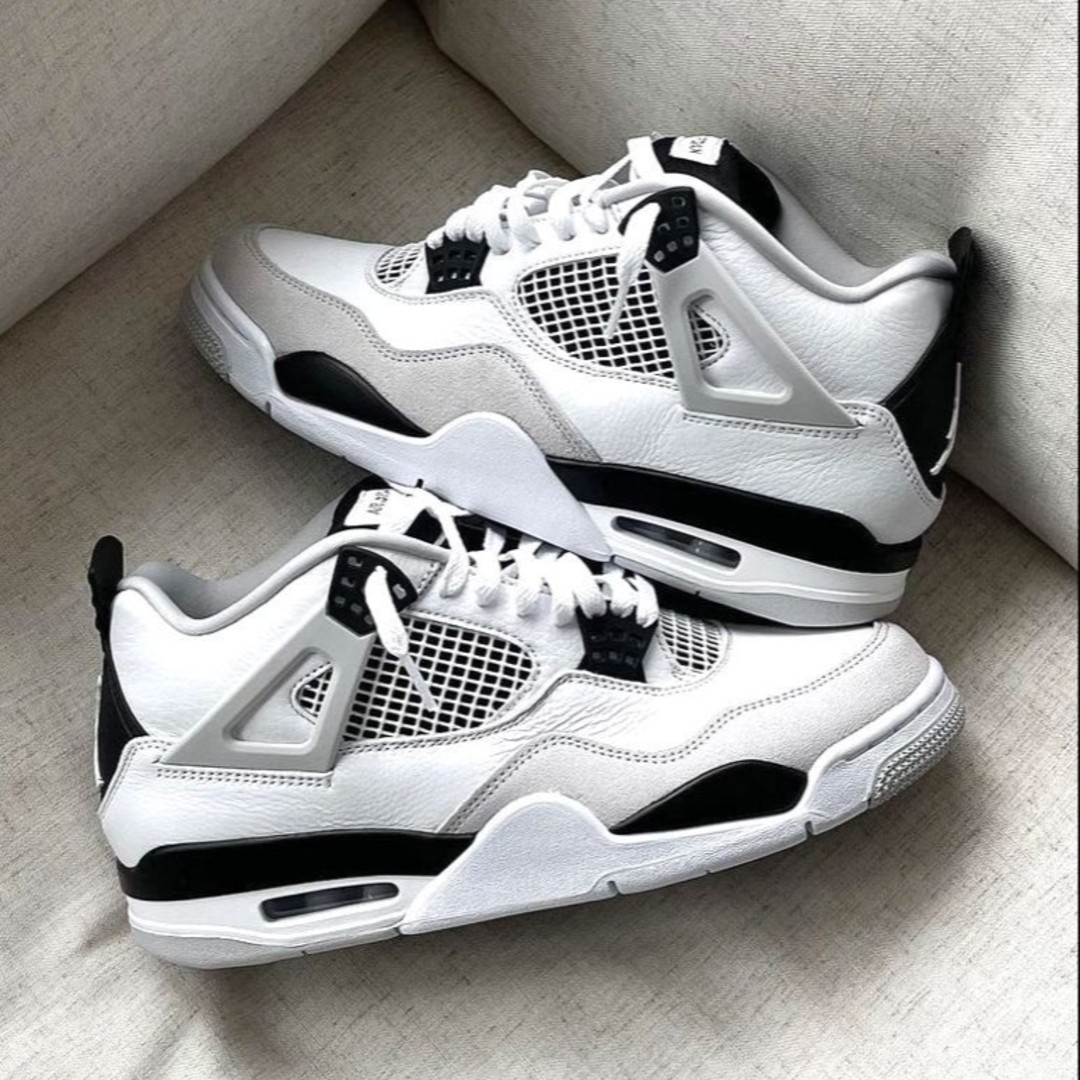 Nike Air Jordan 4 and Bikej4